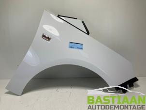 Gebruikte Scherm rechts-voor Opel Adam 1.4 16V Bi-Fuel Ecoflex Prijs € 199,99 Margeregeling aangeboden door Bastiaan Autodemontage