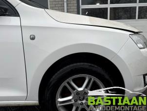Gebruikte Scherm rechts-voor Skoda Rapid 1.2 TSI Prijs € 149,99 Margeregeling aangeboden door Bastiaan Autodemontage