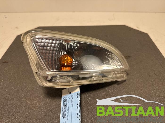 Gebruikte Clignoteur rechts Renault Twingo II (CN) 1.2 16V Prijs € 14,99 Margeregeling aangeboden door Bastiaan Autodemontage