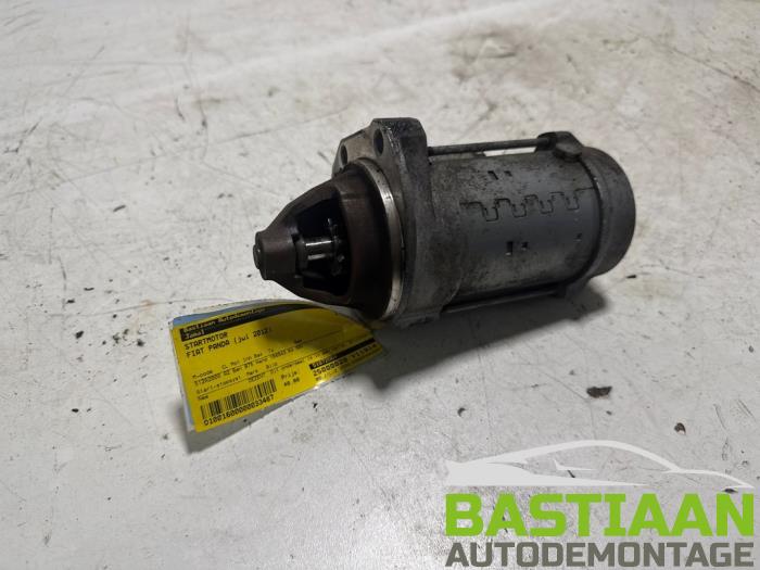 Gebruikte Startmotor Fiat Panda (312) 0.9 TwinAir Turbo 85 Prijs € 40,00 Margeregeling aangeboden door Bastiaan Autodemontage