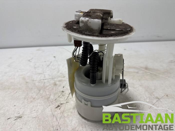 Gebruikte Tank element Pomp Nissan Juke (F15) 1.6 16V Prijs € 75,00 Margeregeling aangeboden door Bastiaan Autodemontage