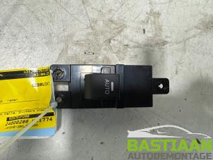 Gebruikte Ruit schakelaar elektrisch Kia Venga 1.6 CVVT 16V Prijs € 50,00 Margeregeling aangeboden door Bastiaan Autodemontage