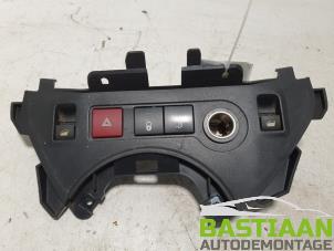 Gebruikte Elektrisch Raam Schakelaar Citroen Berlingo 1.6 Hdi 75 16V Phase 1 Prijs € 19,99 Margeregeling aangeboden door Bastiaan Autodemontage