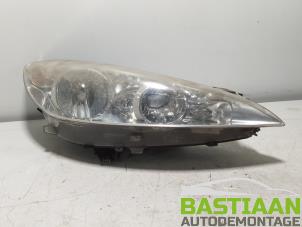 Gebruikte Rechter Koplamp Peugeot 308 (4A/C) 1.6 HDi 16V Prijs € 35,00 Margeregeling aangeboden door Bastiaan Autodemontage