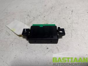 Gebruikte PDC Module Peugeot 308 SW (L4/L9/LC/LJ/LR) 1.6 BlueHDi 120 Prijs € 19,50 Margeregeling aangeboden door Bastiaan Autodemontage