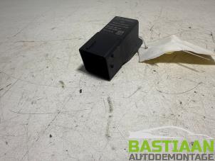 Gebruikte Voorgloei Relais Peugeot 308 SW (L4/L9/LC/LJ/LR) 1.6 BlueHDi 120 Prijs € 11,00 Margeregeling aangeboden door Bastiaan Autodemontage