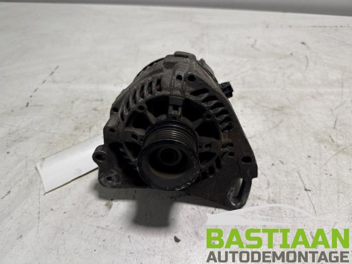 Gebruikte Dynamo Volkswagen Polo III (6N1) 1.4i 60 Prijs € 39,95 Margeregeling aangeboden door Bastiaan Autodemontage