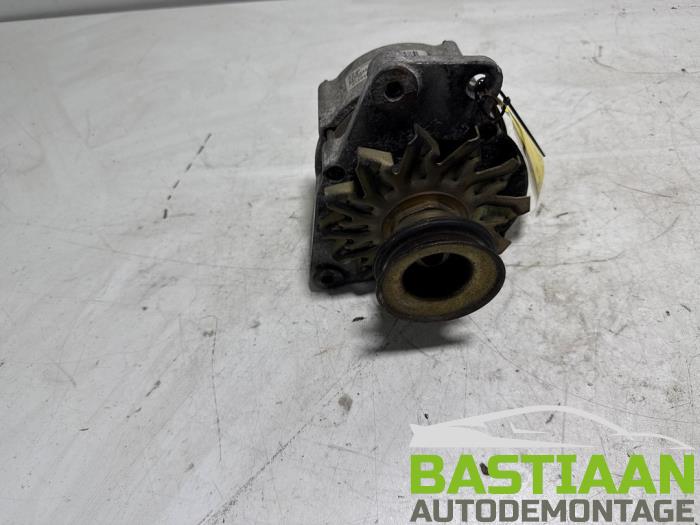 Dynamo van een Volkswagen Golf II (19E) 1.8 GTI 1989