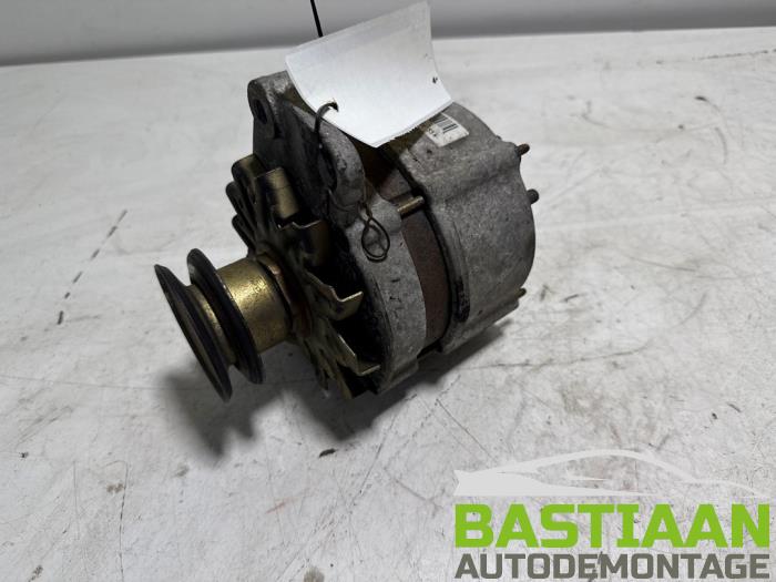 Dynamo van een Volkswagen Golf II (19E) 1.8 GTI 1989