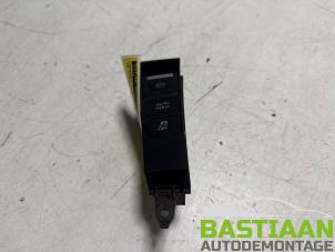 Gebruikte Handrem schakelaar Volkswagen Passat Variant (365) 1.6 TDI 16V Bluemotion Prijs € 29,95 Margeregeling aangeboden door Bastiaan Autodemontage
