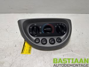 Gebruikte Kachel Bedieningspaneel Ford StreetKa 1.6i Prijs € 49,95 Margeregeling aangeboden door Bastiaan Autodemontage