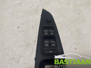 Gebruikte Schakelaar Elektrisch Raam Seat Leon (5FB) 1.4 TSI ACT 16V Prijs € 99,00 Margeregeling aangeboden door Bastiaan Autodemontage