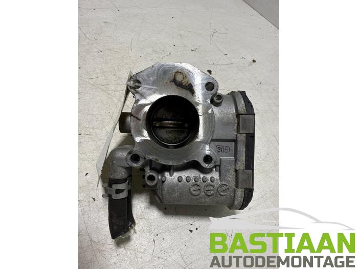 Gasklephuis van een Toyota Aygo (B10) 1.0 12V VVT-i 2006