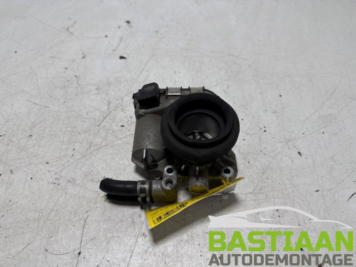 Gasklephuis van een Toyota Aygo (B10) 1.0 12V VVT-i 2006