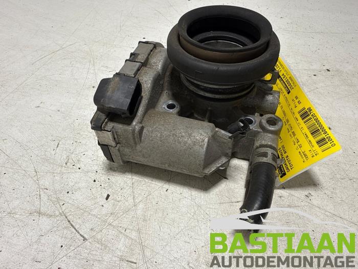 Gasklephuis van een Toyota Aygo (B10) 1.0 12V VVT-i 2006