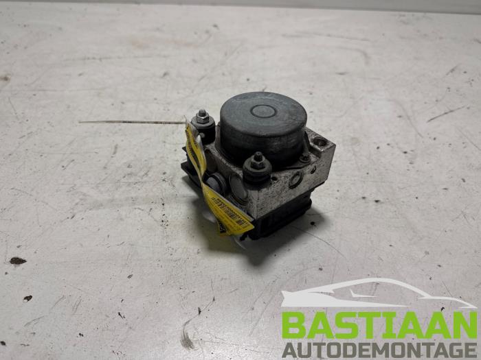Gebruikte ABS Pomp Opel Corsa D 1.4 16V Twinport Prijs € 169,99 Margeregeling aangeboden door Bastiaan Autodemontage