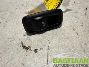 Gebruikte Raam schakelaar elektrisch Ford Fiesta 6 (JA8) 1.4 TDCi Prijs € 9,99 Margeregeling aangeboden door Bastiaan Autodemontage