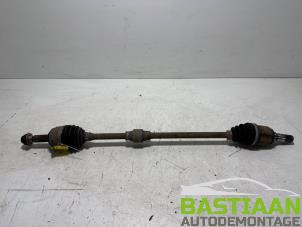 Gebruikte Aandrijfas rechts-voor Mitsubishi Space Star (A0) 1.0 12V Prijs € 49,99 Margeregeling aangeboden door Bastiaan Autodemontage