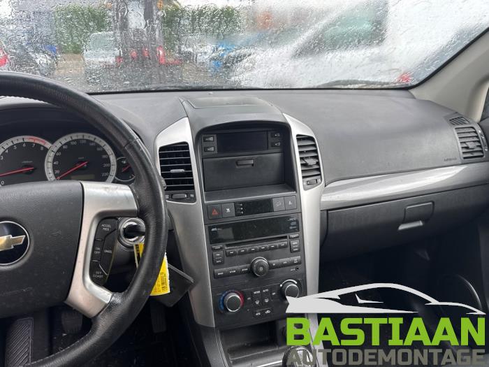 Gebruikte Display Interieur Chevrolet Captiva (C100) 2.4 16V 4x4 Prijs € 74,97 Margeregeling aangeboden door Bastiaan Autodemontage