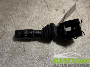 Gebruikte Pinker Schakelaar Chevrolet Captiva (C100) 2.4 16V 4x4 Prijs € 29,97 Margeregeling aangeboden door Bastiaan Autodemontage