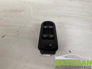 Gebruikte Combischakelaar ramen Renault Scénic II (JM) 1.6 16V Prijs € 14,95 Margeregeling aangeboden door Bastiaan Autodemontage