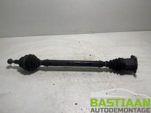 Gebruikte Aandrijfas rechts-voor Volkswagen Golf IV (1J1) 2.3 V5 GTI 20V Prijs € 69,99 Margeregeling aangeboden door Bastiaan Autodemontage