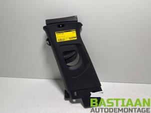 Gebruikte Middenstijl links Volkswagen Golf VII (AUA) 2.0 TDI 150 16V Prijs € 29,95 Margeregeling aangeboden door Bastiaan Autodemontage