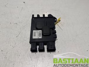 Gebruikte Stroomverdeler Renault Grand Scénic III (JZ) 2.0 16V CVT Prijs € 39,99 Margeregeling aangeboden door Bastiaan Autodemontage