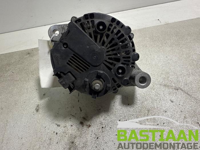 Dynamo van een Opel Astra J Sports Tourer (PD8/PE8/PF8) 2.0 CDTI 16V 165 2015