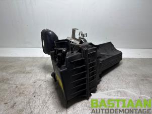 Gebruikte Luchtfilterhuis Ford Fiesta 6 (JA8) 1.6 TDCi 16V ECOnetic Prijs € 74,95 Margeregeling aangeboden door Bastiaan Autodemontage