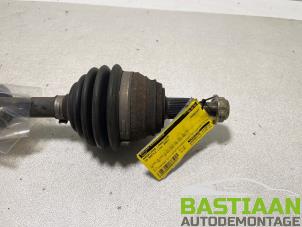 Gebruikte Aandrijfas links-voor Volkswagen New Beetle (9C1/9G1) 2.0 Prijs € 34,99 Margeregeling aangeboden door Bastiaan Autodemontage