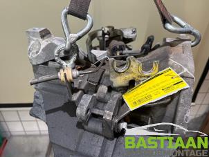 Gebruikte Versnellingsbak Ford Kuga II (DM2) 2.0 TDCi 16V 140 Prijs € 799,95 Margeregeling aangeboden door Bastiaan Autodemontage