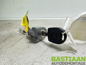 Gebruikte Deurslot Cilinder links Volkswagen Polo IV (9N1/2/3) 1.9 SDI Prijs € 39,95 Margeregeling aangeboden door Bastiaan Autodemontage