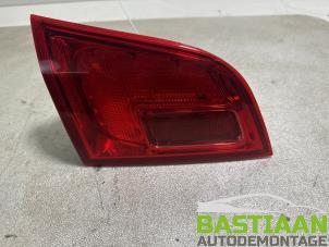 Gebruikte Achterlicht links Opel Astra J Sports Tourer (PD8/PE8/PF8) 2.0 CDTI 16V 165 Prijs € 19,00 Margeregeling aangeboden door Bastiaan Autodemontage