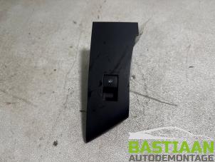 Gebruikte Schakelaar Elektrisch Raam Opel Astra J Sports Tourer (PD8/PE8/PF8) 2.0 CDTI 16V 165 Prijs € 9,99 Margeregeling aangeboden door Bastiaan Autodemontage