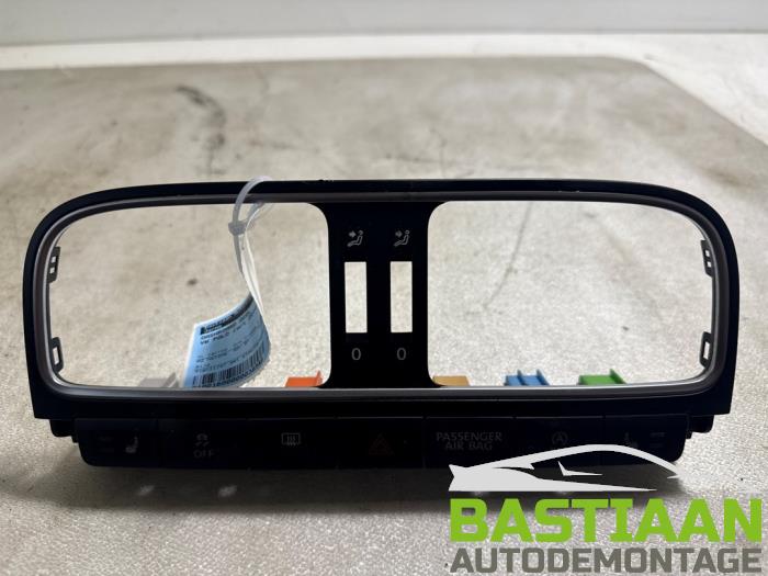 Gebruikte Dashboard deel Volkswagen Polo V (6R) 1.2 12V Prijs € 34,95 Margeregeling aangeboden door Bastiaan Autodemontage