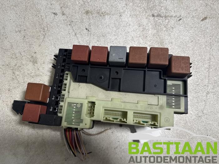 Computer Body Control van een Renault Clio II (BB/CB) 1.4 2000