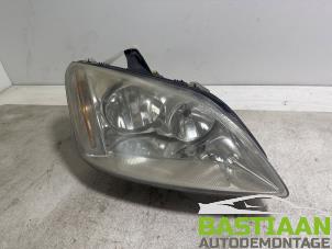 Gebruikte Koplamp rechts Ford Focus C-Max 1.8 16V Prijs € 49,99 Margeregeling aangeboden door Bastiaan Autodemontage