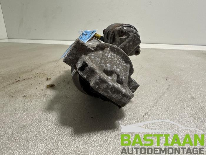 Startmotor van een Ford Transit Custom 2.0 TDCi 16V Eco Blue 105 2018