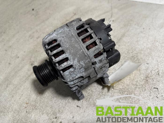 Dynamo van een Seat Exeo (3R2) 2.0 TDI 16V 2009
