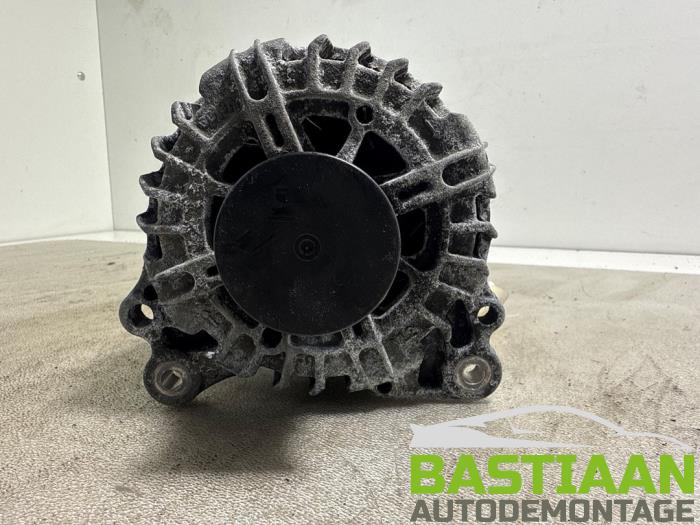 Dynamo van een Seat Exeo (3R2) 2.0 TDI 16V 2009