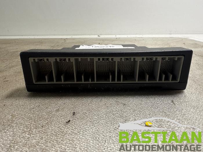 Computer Body Control van een Opel Astra J Sports Tourer (PD8/PE8/PF8) 1.3 CDTI 16V ecoFlex 2011