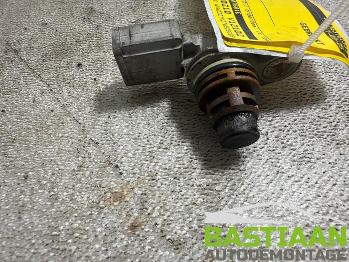 Gebruikte Nokkenas Sensor Volkswagen Golf Plus (5M1/1KP) 1.6 FSI 16V Prijs € 6,99 Margeregeling aangeboden door Bastiaan Autodemontage