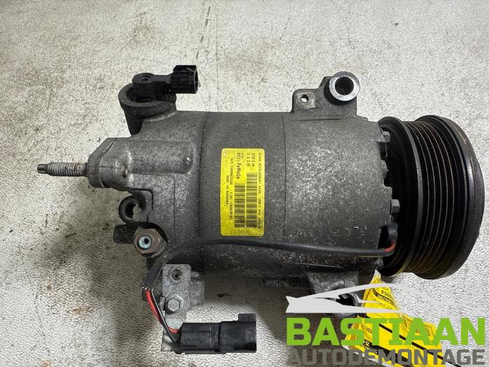 Gebruikte Aircopomp Ford Fiesta 6 (JA8) 1.0 SCI 12V 80 Prijs € 44,99 Margeregeling aangeboden door Bastiaan Autodemontage