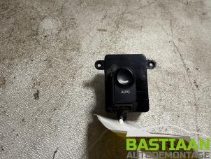 Gebruikte Raam schakelaar elektrisch Hyundai i30 Crosswagon (WWH) 2.0 CVVT 16V Prijs € 9,99 Margeregeling aangeboden door Bastiaan Autodemontage