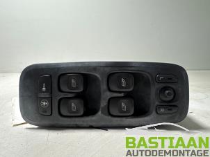 Gebruikte Raam schakelaar elektrisch Volvo V70 (SW) 2.4 20V 170 Prijs € 34,99 Margeregeling aangeboden door Bastiaan Autodemontage