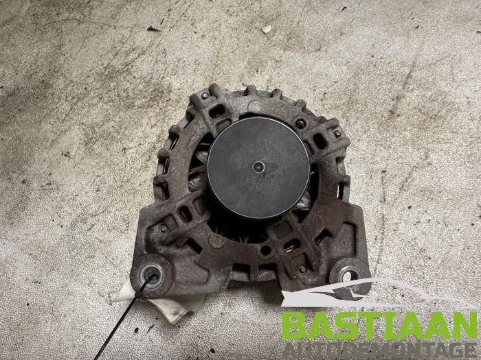 Gebruikte Dynamo Renault Clio IV (5R) 0.9 Energy TCE 90 12V Prijs € 44,99 Margeregeling aangeboden door Bastiaan Autodemontage