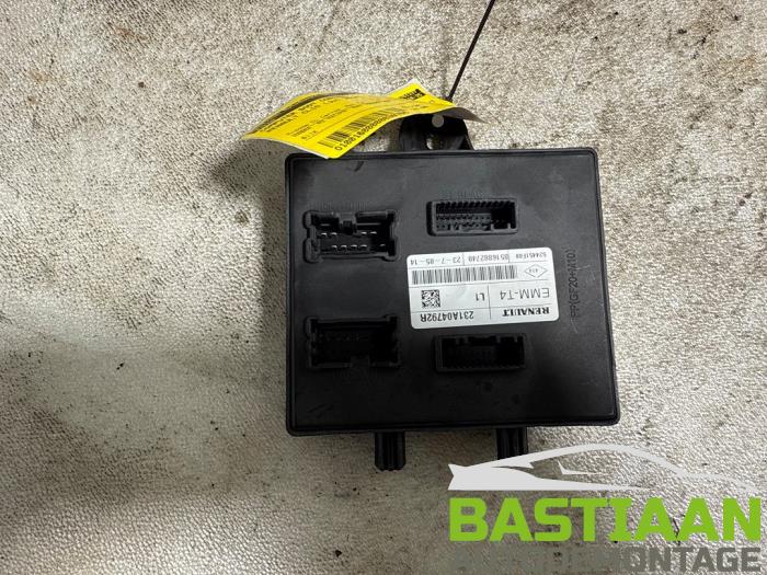 Gebruikte Computer Body Control Renault Clio IV (5R) 0.9 Energy TCE 90 12V Prijs € 34,99 Margeregeling aangeboden door Bastiaan Autodemontage