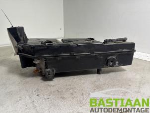 Gebruikte Adblue tank Peugeot Partner (GC/GF/GG/GJ/GK) 1.6 HDI 90 Prijs € 119,99 Margeregeling aangeboden door Bastiaan Autodemontage