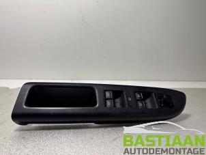 Gebruikte Elektrisch Raam Schakelaar Volkswagen Golf Plus (5M1/1KP) 1.4 TSI 122 16V Prijs € 44,99 Margeregeling aangeboden door Bastiaan Autodemontage